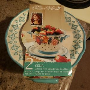 Pioneer woman ceramic berry colander & drip plate